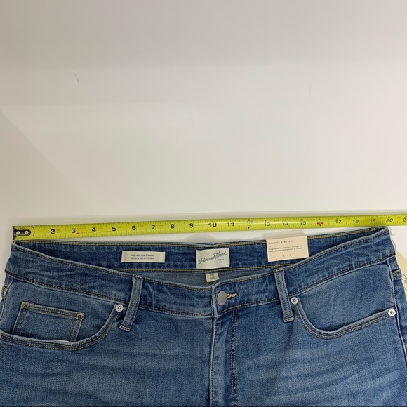 Universal Thread Vintage Stretch Distressed High Rise Slim Straight Crop Jeans - Picture 12 of 16